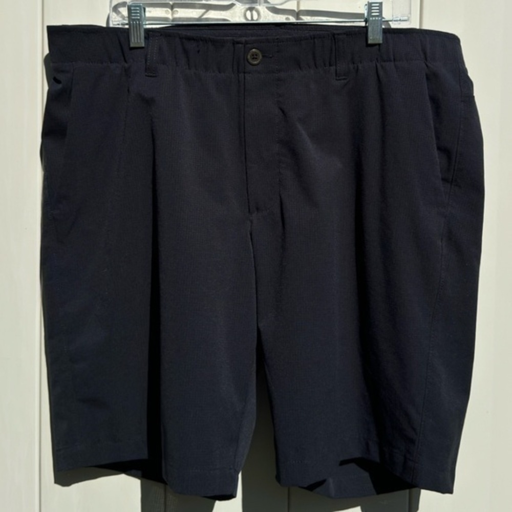 Under Armour Men's Heat Gear Golf Shorts in Black - 1309551 (Size 40)
